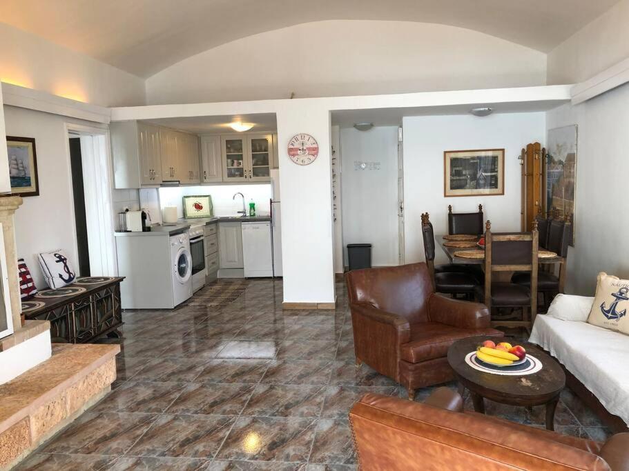 Sea View Apartment With Swimning Pool Месонги Экстерьер фото